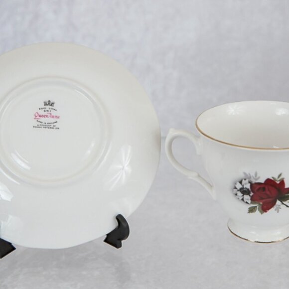 Vintage Queen Anne Bone China Cup and Saucer Pattern No. 8429 Made in En… - Picture 3 of 14